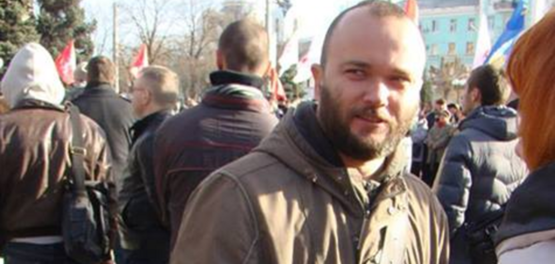 В Луганске террористы похитили двух журналистов и водителя из-за украинского флага