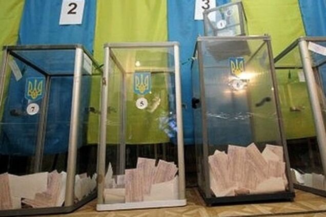 На Донбассе террористы сломали руку сотруднице избиркома