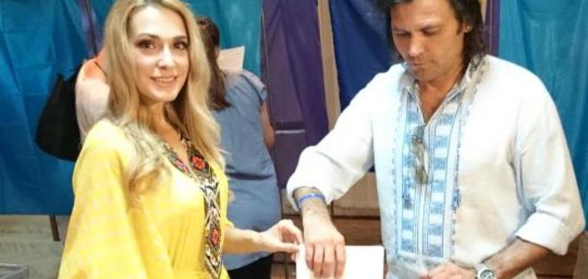 Литовченко голосовала в вышиванке, а Сумская в этническом колье