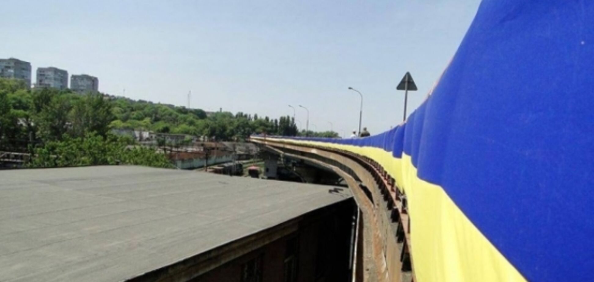 В Одессе растянули самый длинный в истории Украины флаг. Фотофакт