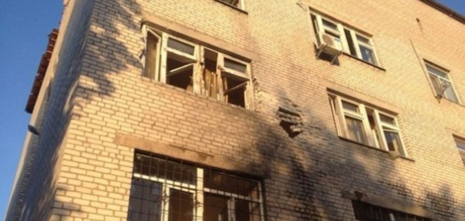 В Славянске психбольница попала под обстрел. Фотофакт