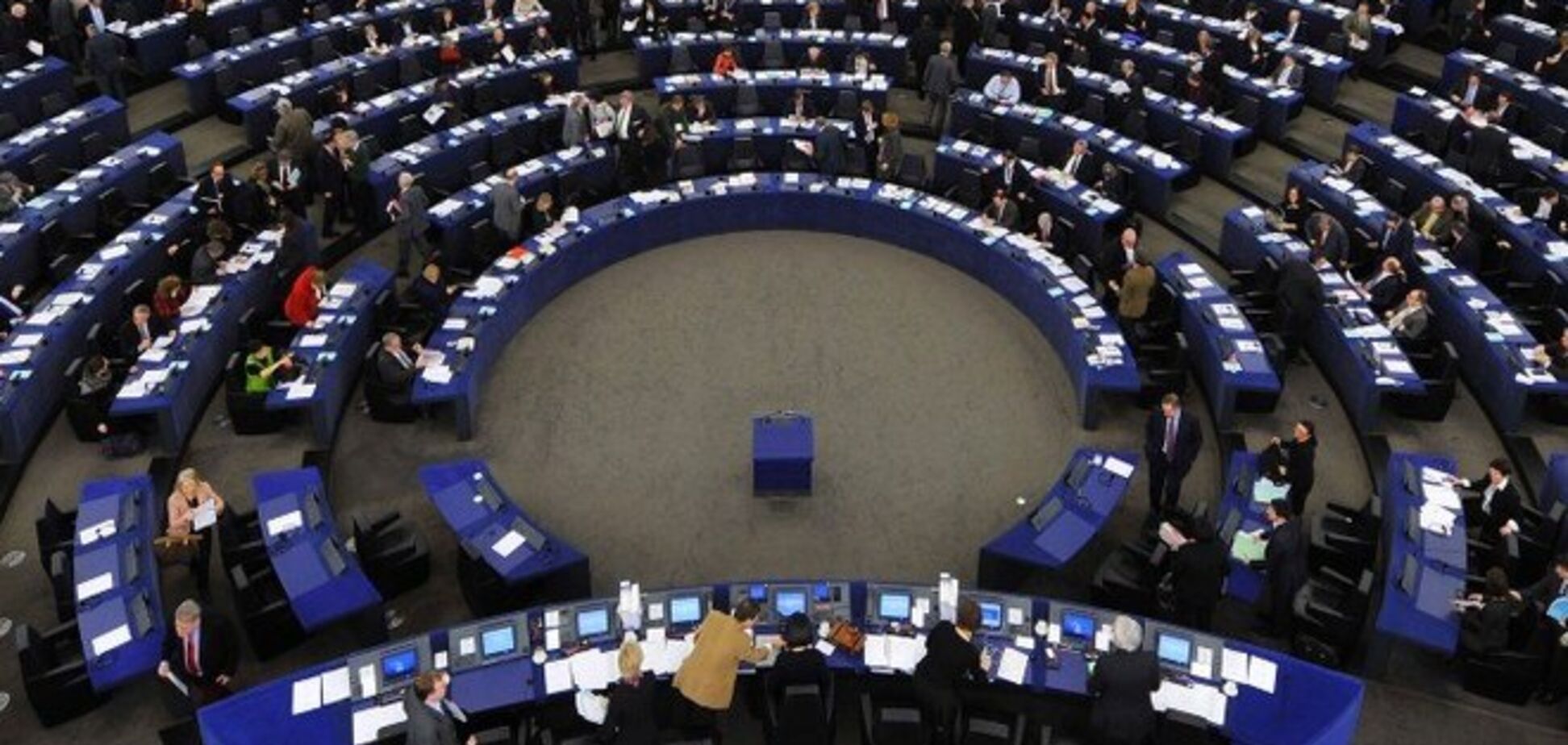 Націоналісти лідирують на виборах до Європарламенту