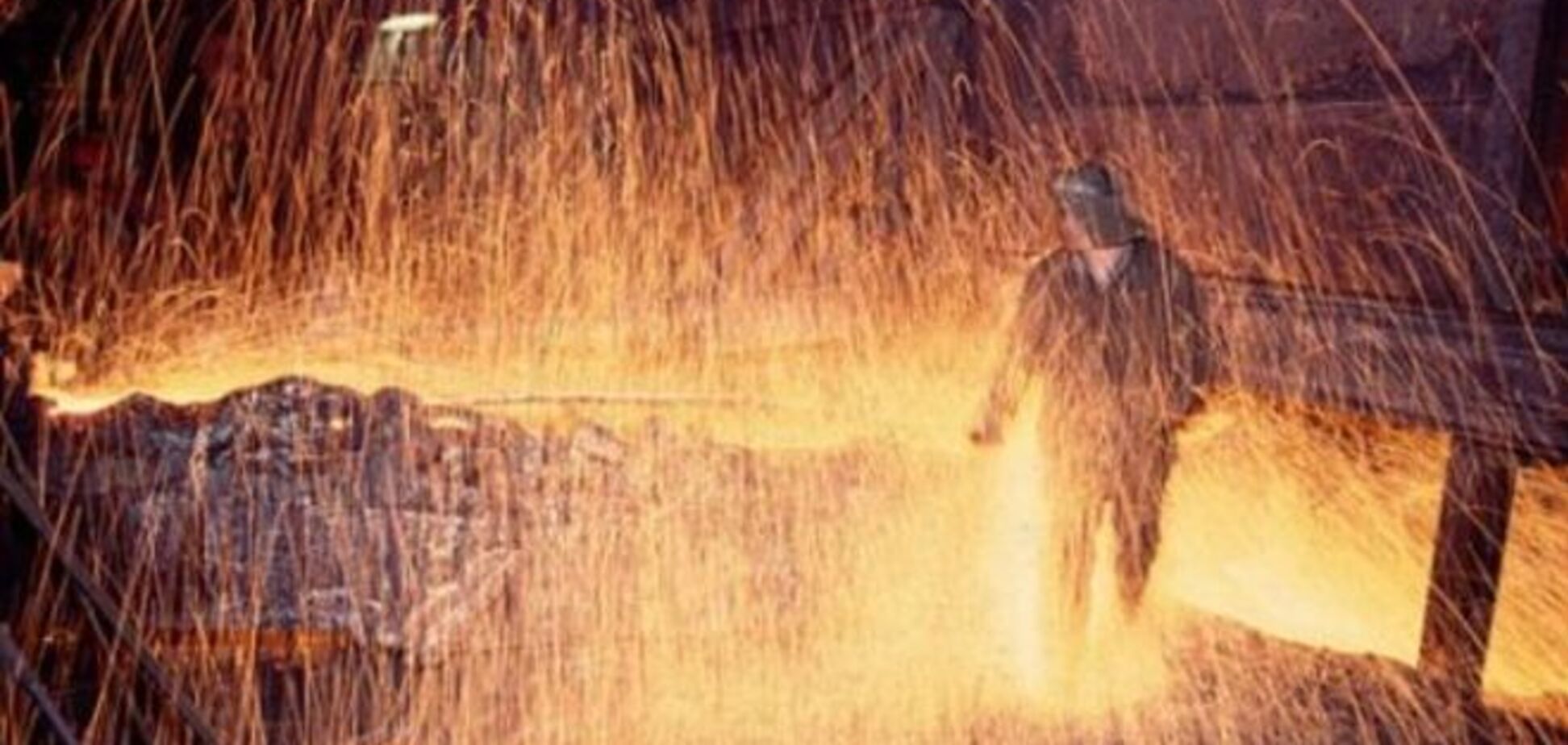 Повреждение участка пути Донецкой железной дороги может привести к остановке ряда метпредприятий Донбасса