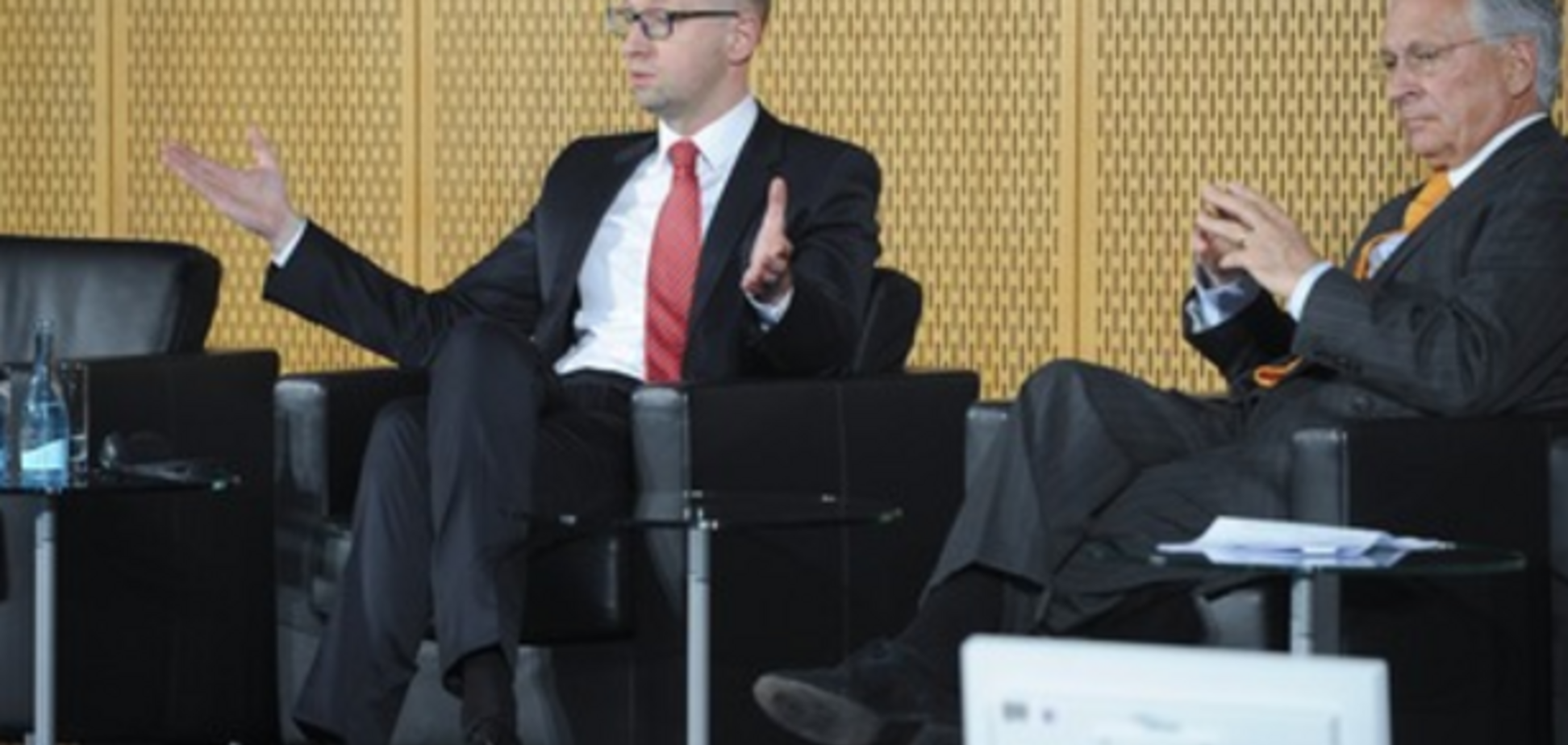 Яценюк: если РФ прекратит финансировать террористов, мы решим проблему за неделю-две