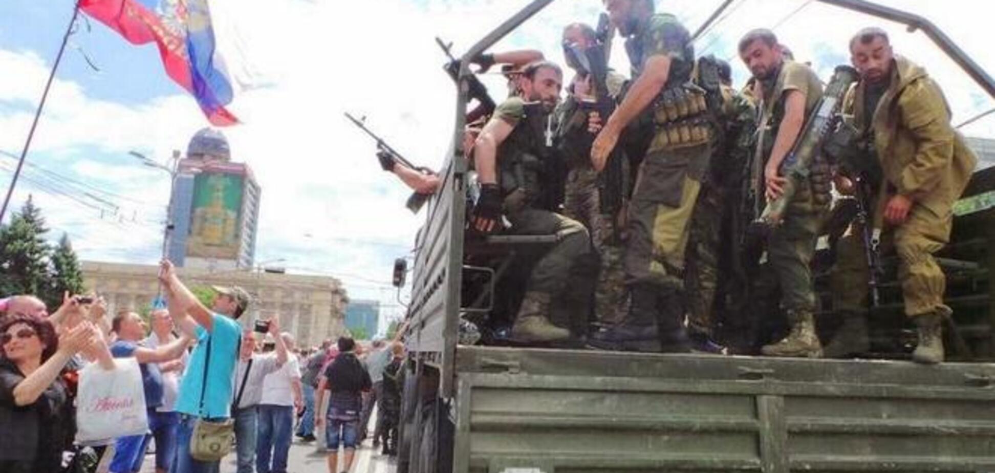 На Востоке боевики из Чечни получают по 300 долл в день – МВД