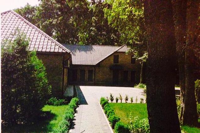 Коломойський відправляє чиновників в Китай вивчати досвід страти корупціонерів