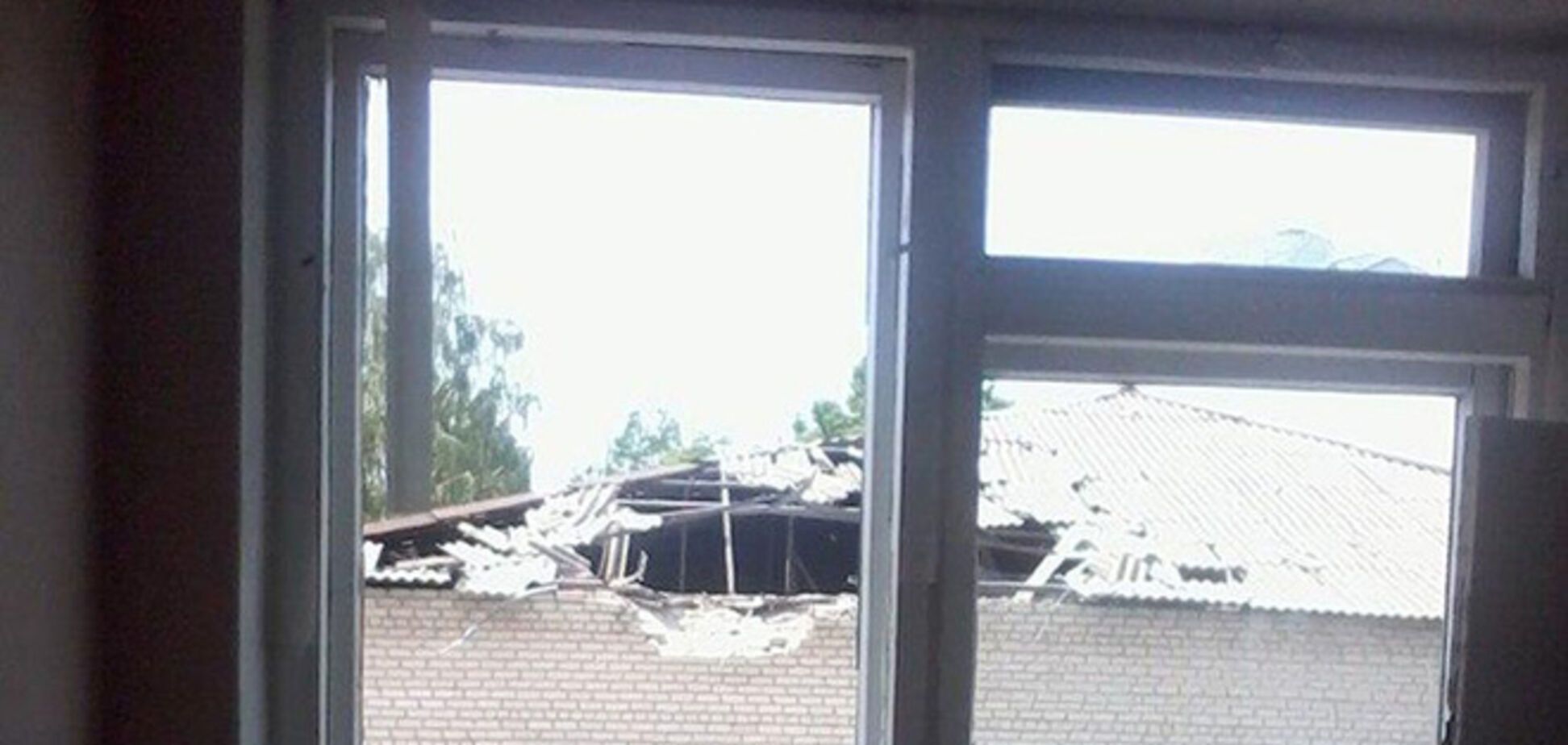 Терористи обстріляли школу в Слов'янську. Фотофакт