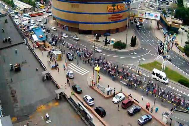 СМИ: в Донецке 300 шахтеров с флагами 'ДНР' протестуют против АТО. Видеофакт