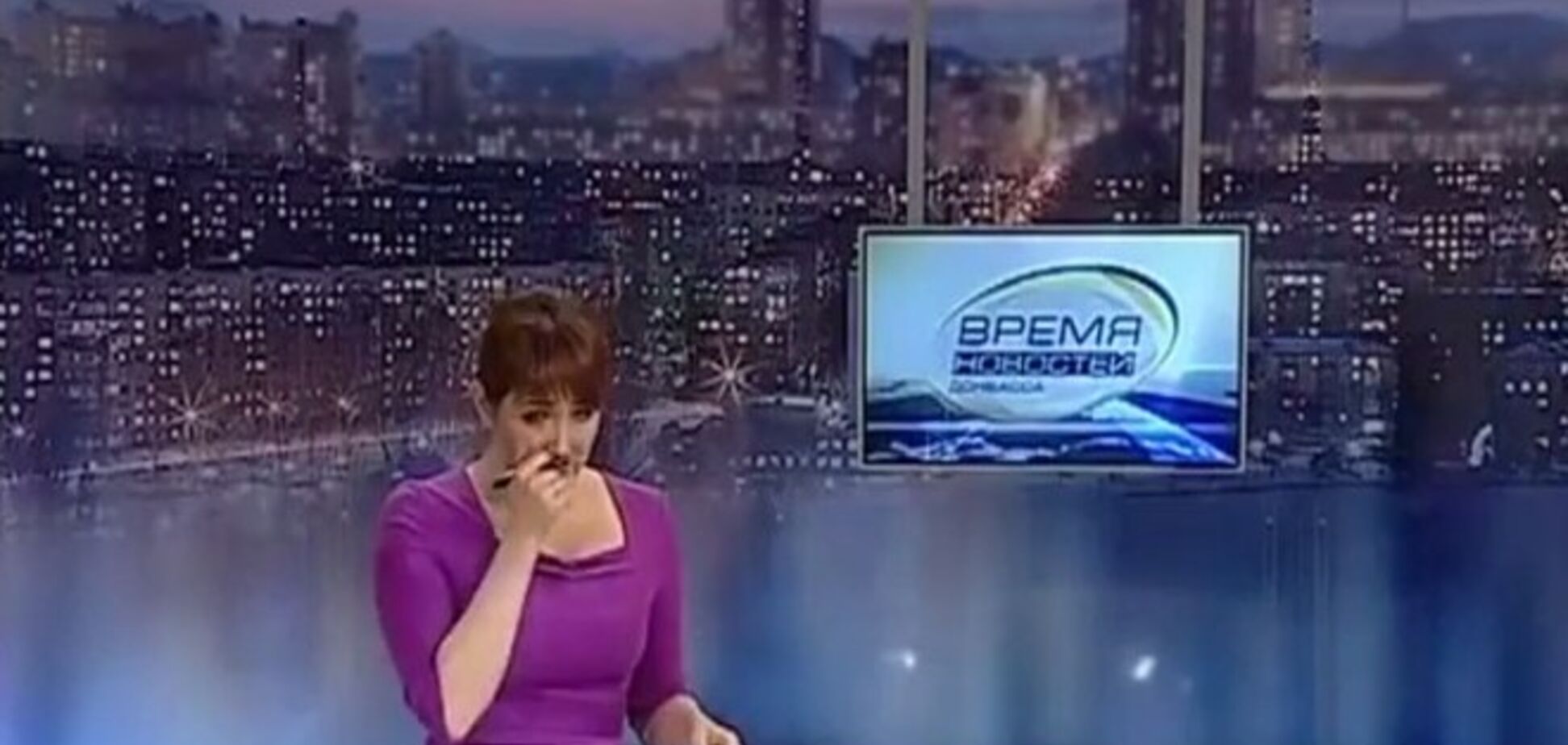 Телеведущая расплакалась, когда дети Донецка спели песню о мире. Видеофакт