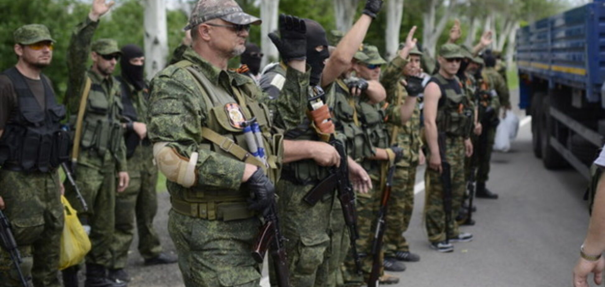 Донецька міськрада просить мешканців центру не підходити до вікон і взагалі не виходити на вулицю