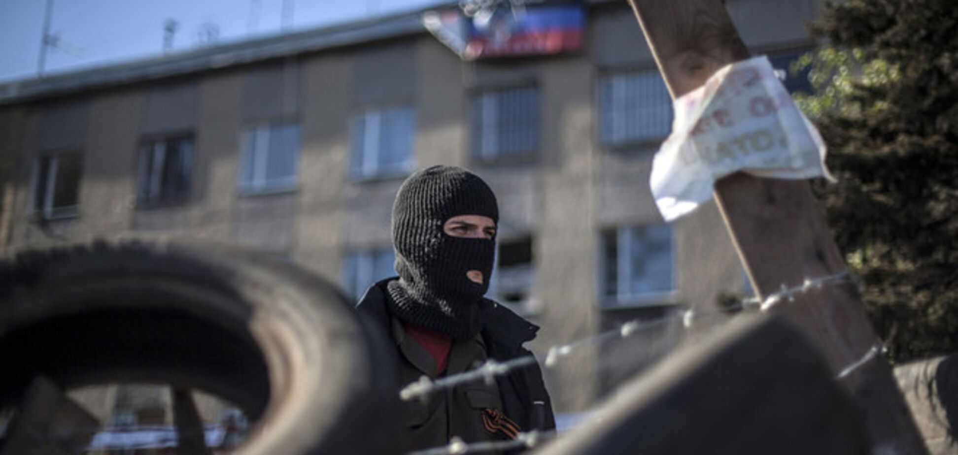 У Костянтинівці силовики ведуть бої з терористами у телевежі: є поранені