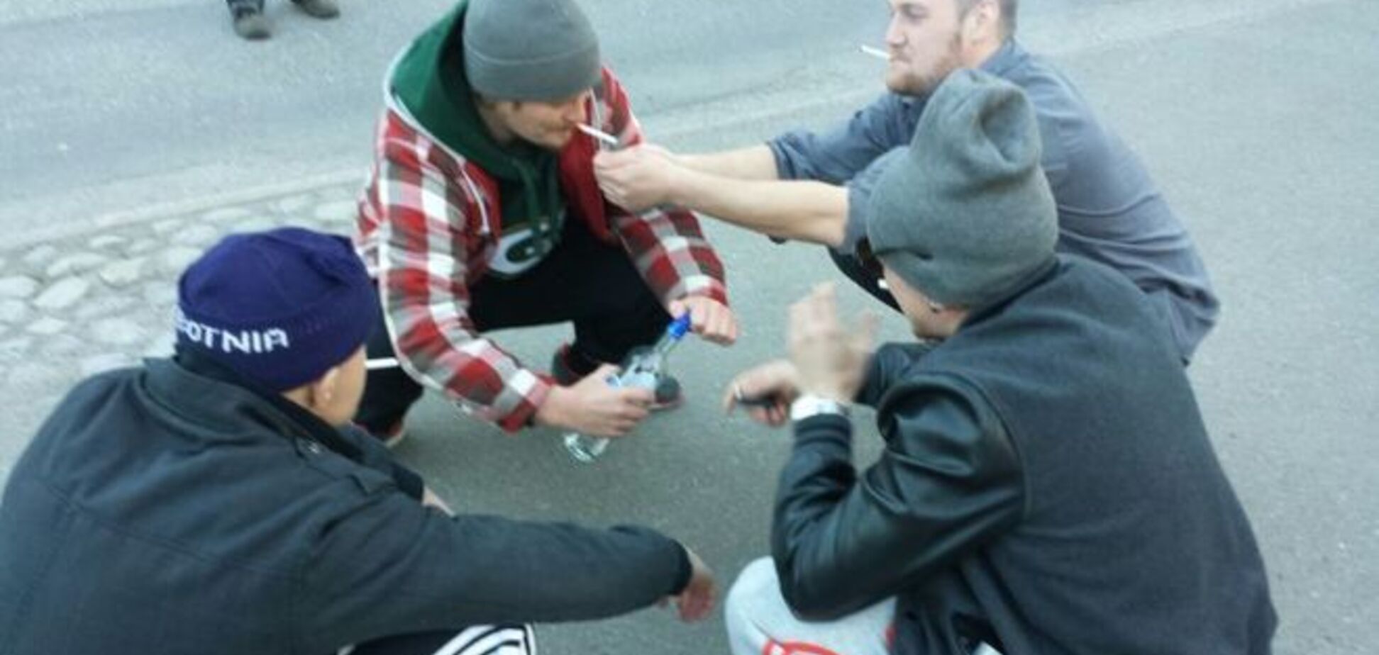 У Європі набирає популярність флешмоб, присвячений 'російським гопникам'