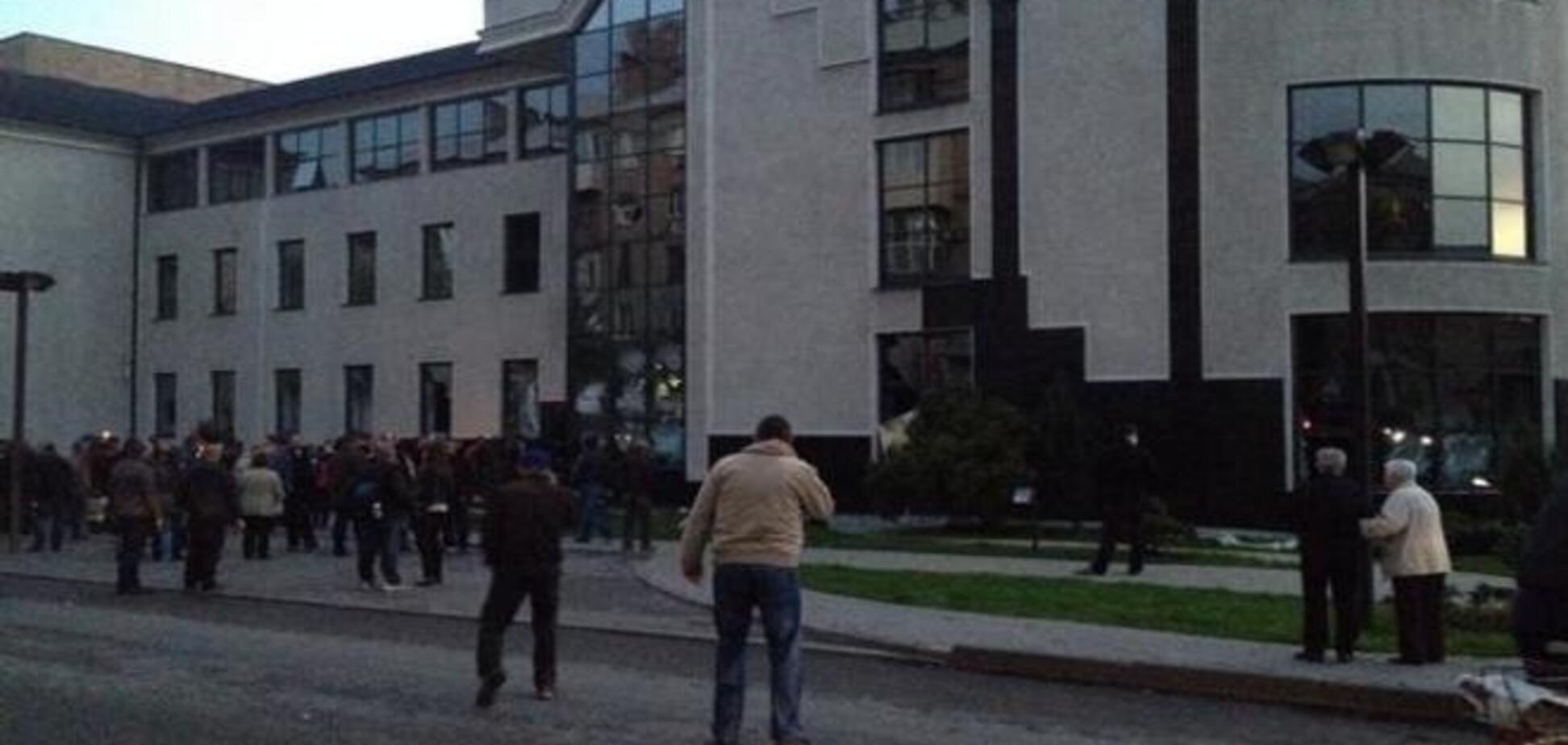 У Донецьку посібники терористів розгромили офіс компанії ІСД