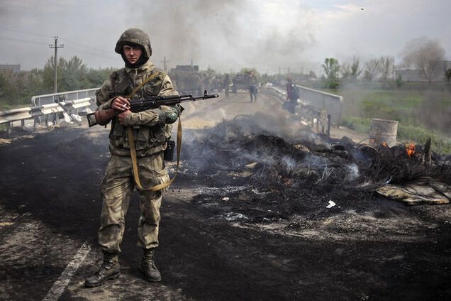 Під Слов'янськом терористи вбили двох військових, прикриваючись жінками та дітьми