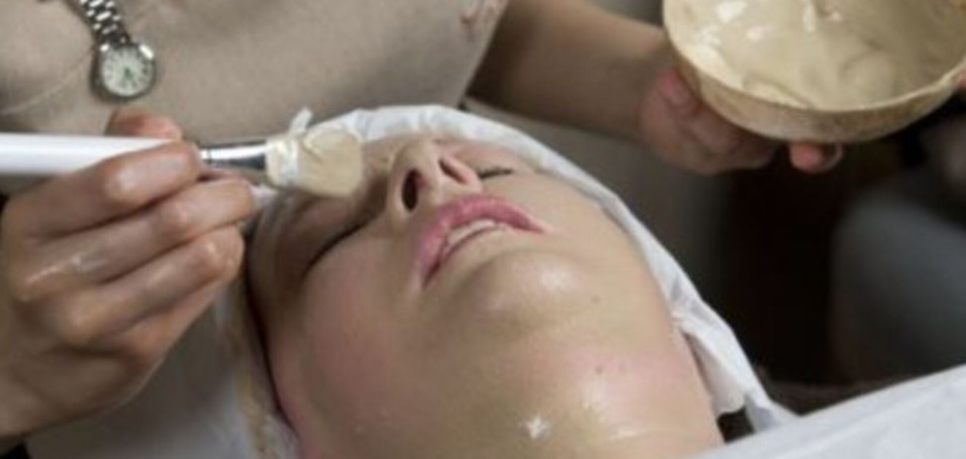 Маска из птичьего помета полностью разглаживает морщины