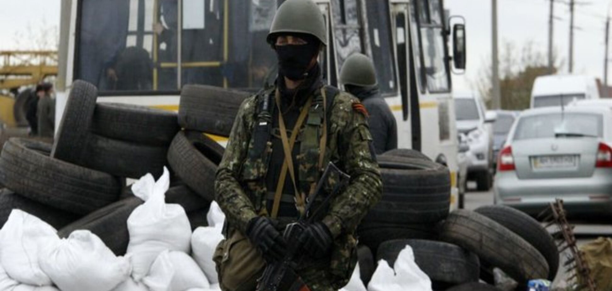 Автобусы с детьми из Славянска застряли на блокпосте террористов