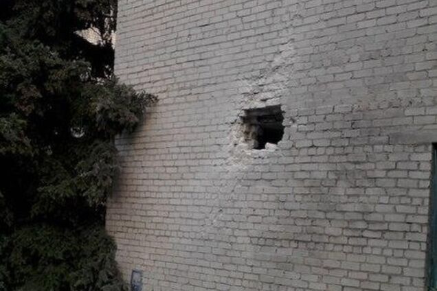 Террористы обстреляли детскую больницу в Славянске