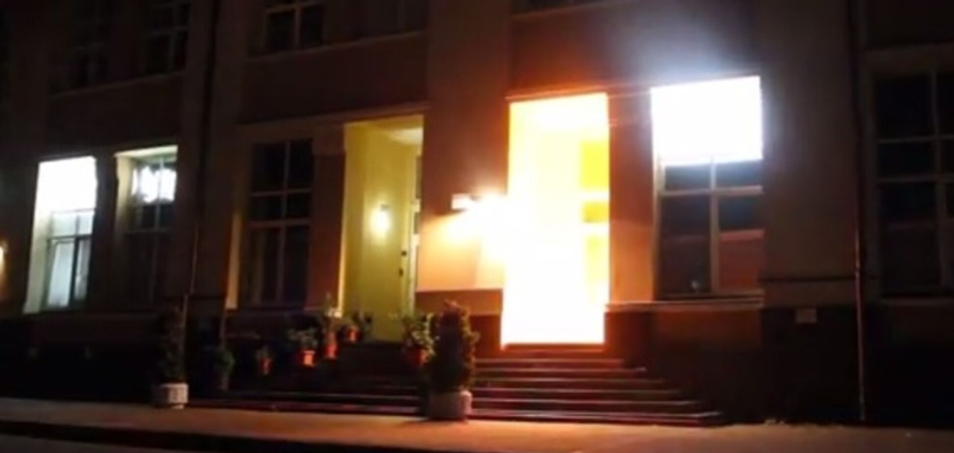 В сети появилось видео поджога офиса 'ТАВР-Медиа'