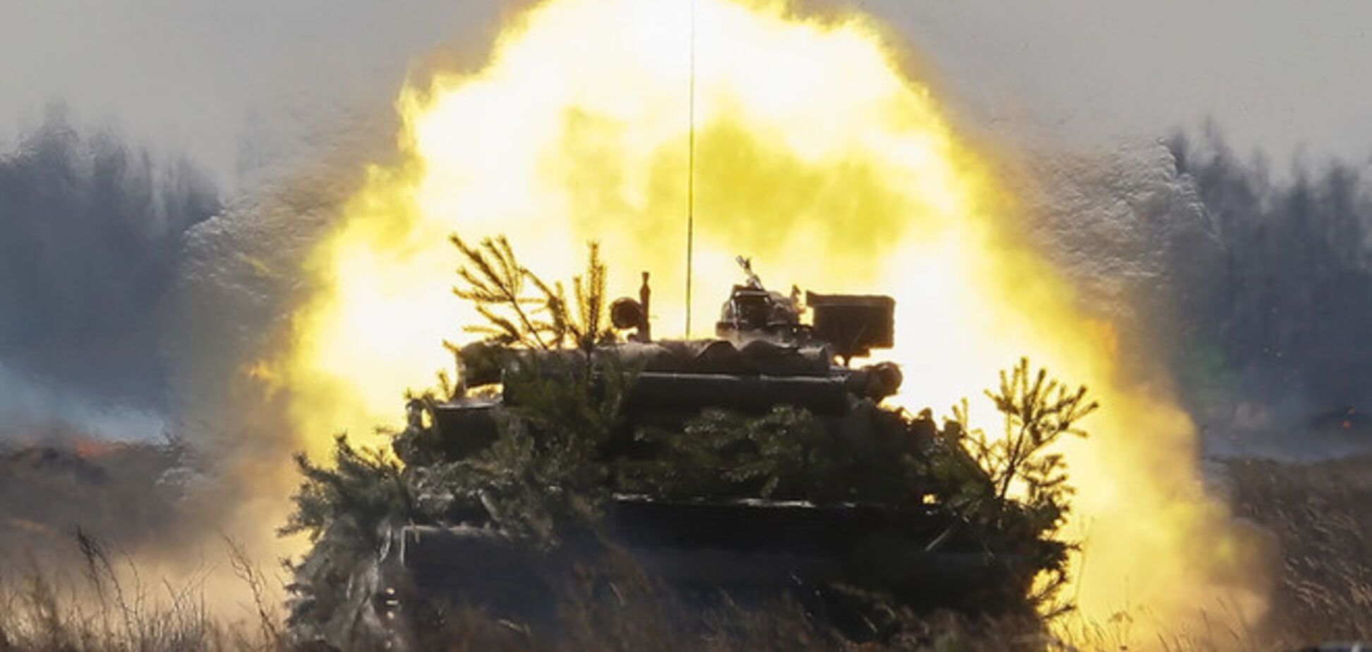 В Славянске украинская армия ведет артобстрел позиций террористов