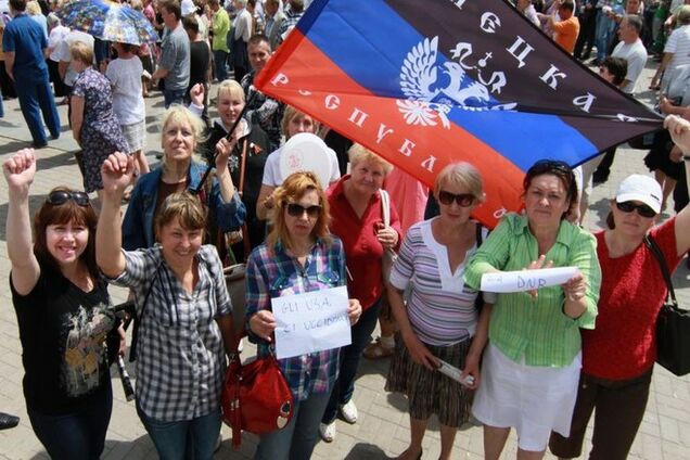 Лідери 'ДНР' на мітингу в Донецьку обіцяли приєднання до РФ і просили Путіна ввести війська