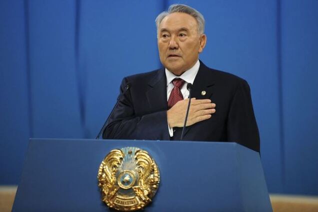 Назарбаев пожелал Порошенко успехов на посту Президента, а украинцам - мира