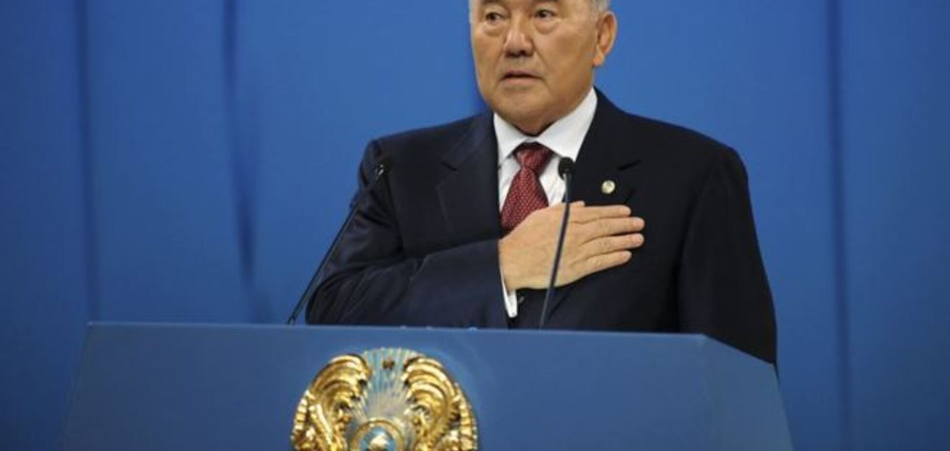 Назарбаев пожелал Порошенко успехов на посту Президента, а украинцам - мира