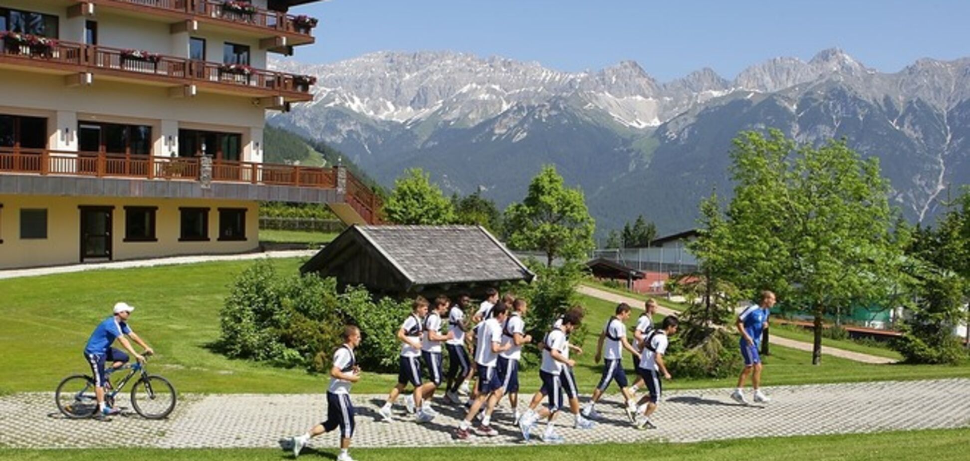 'Динамо' и 'Шахтер' отправляются на первые сборы