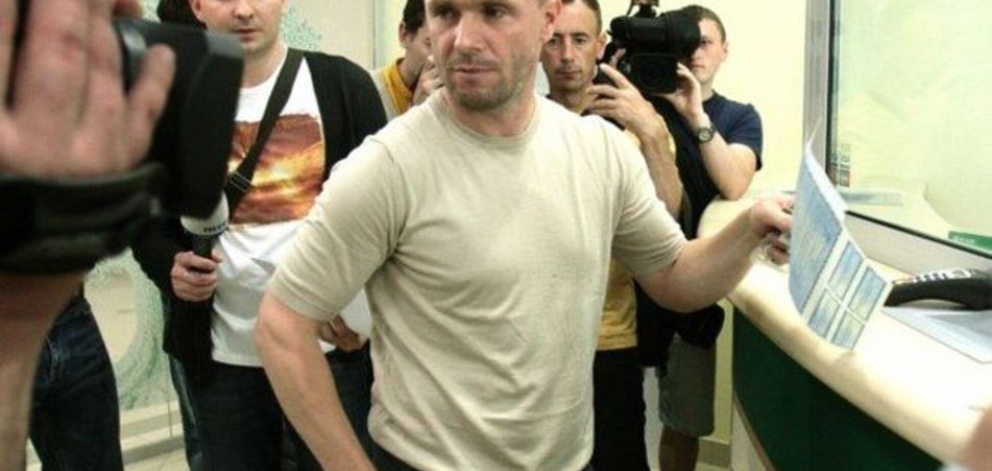 Ребров и другие спортсмены поддержали украинскую армию