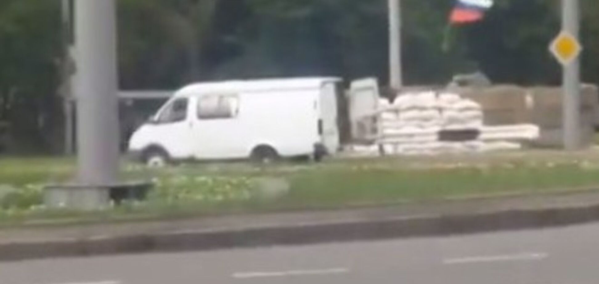 В Донецке террористы оборудовали еще одни блокпост. Видеофакт