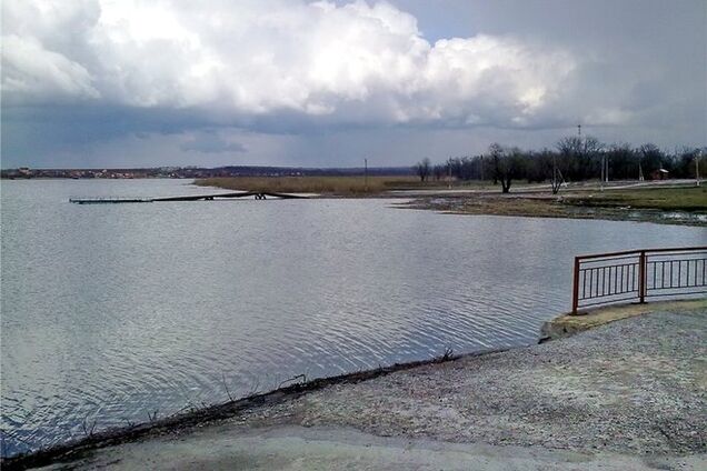 СБУ заявила, що терористи можуть підірвати Карлівське водосховище на Донбасі