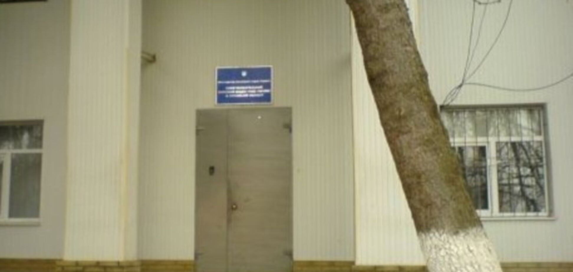 На Луганщине террористы напали на райотдел, избит начальник