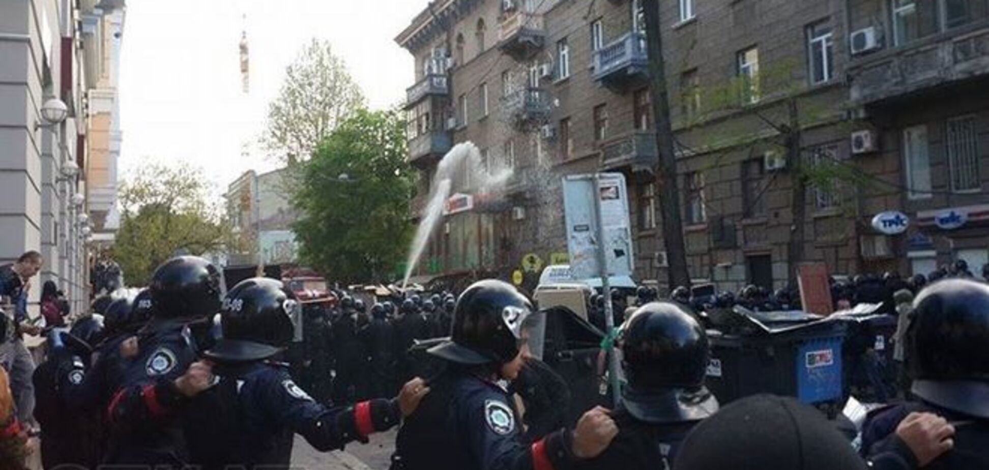 Одесская милиция нелепо объяснила красные повязки правоохранителей