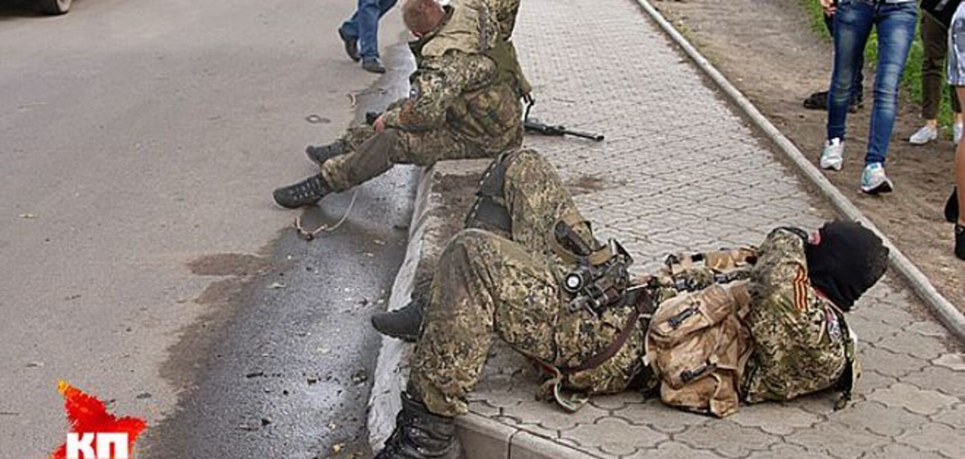 Террористы заявляют о 'беспрецедентных потерях' в бою в Славянске
