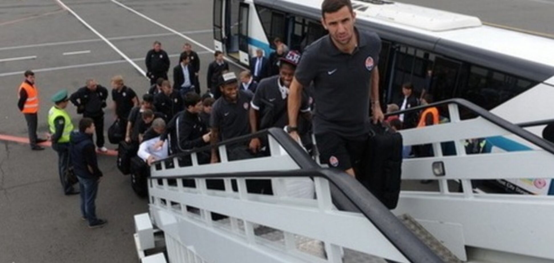 'Шахтеру' разрешили вылететь из Донецка на матч со 'Славутичем'