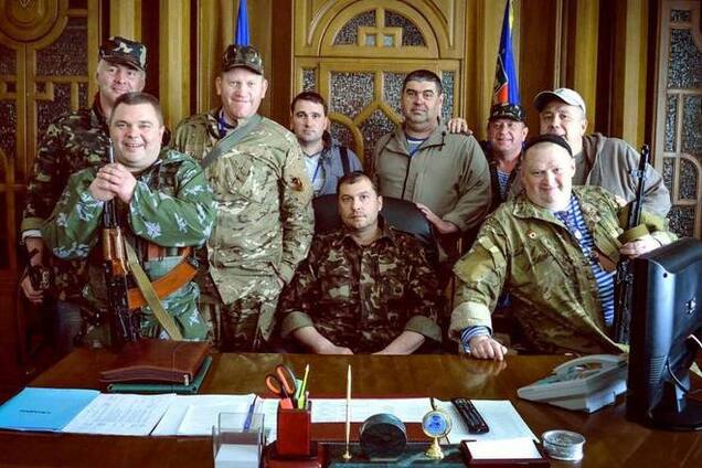 На Луганщине вооруженные боевики совершают массовые мародерства, убийства и угоны авто