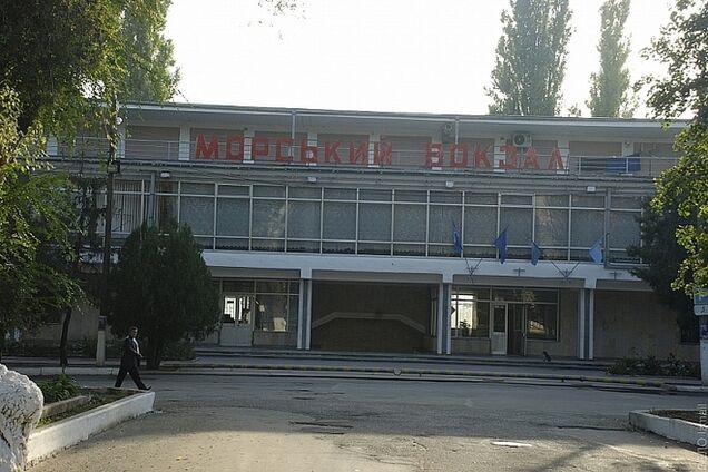 Біля морвокзалу на Одещині вивісили прапор Росії