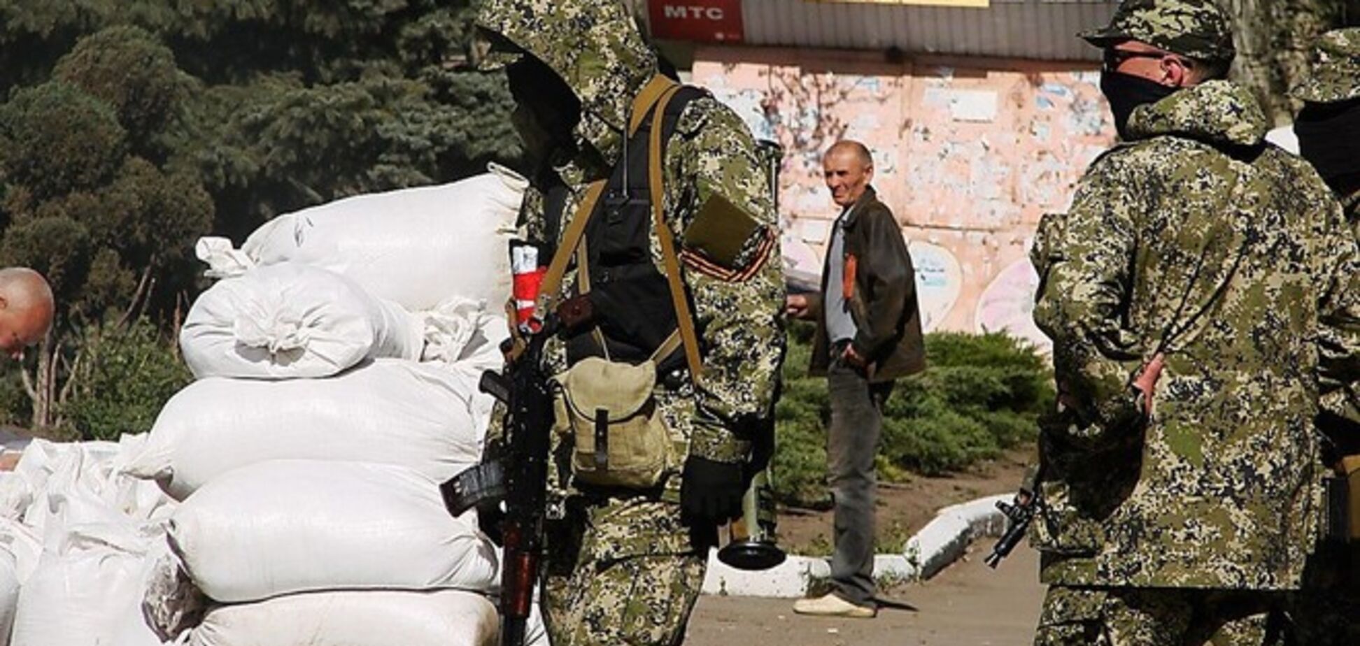 На Донбассе из-за террористов люди массово снимают депозиты