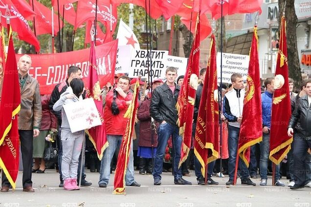 Коммунисты и регионалы собрались провести в Киеве 9 Мая массовые акции