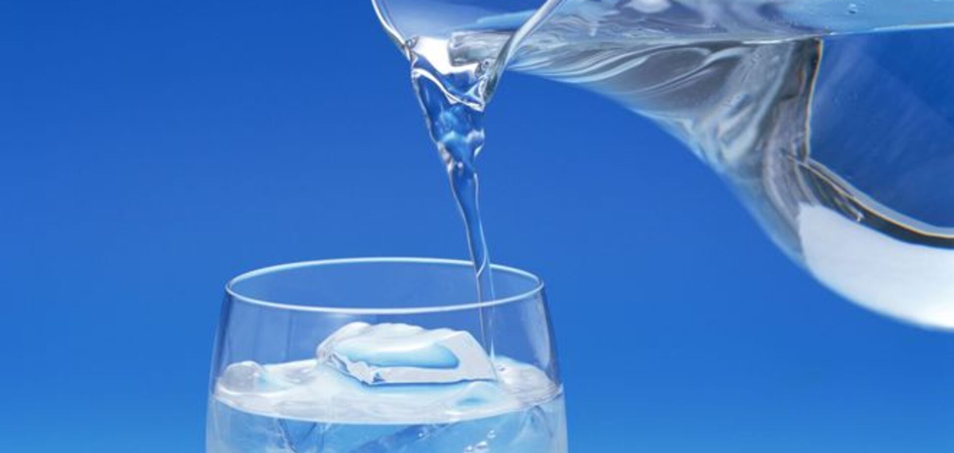 Крымчанам настоятельно рекомендуют пить вдвое меньше воды