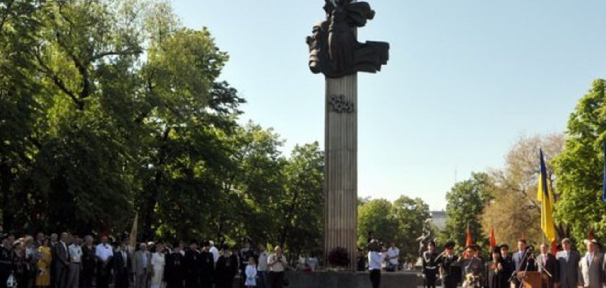 В захваченном террористами Луганске отметят День Победы массовыми митингами