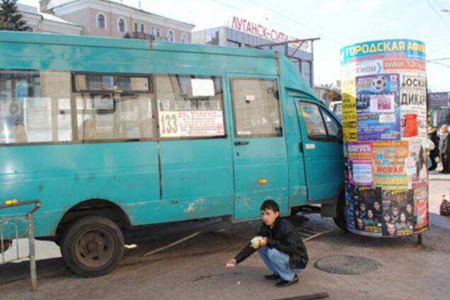 В Луганске пособники террористов угоняют маршрутки и крадут продукты – источник