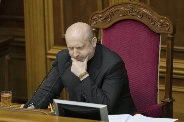 Турчинов підписав закон про права депортованого населення