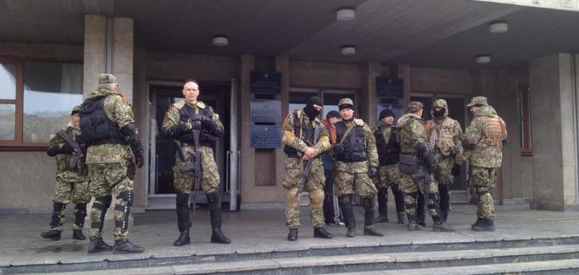 Жители Славянска просят освободить город от террористов - источник