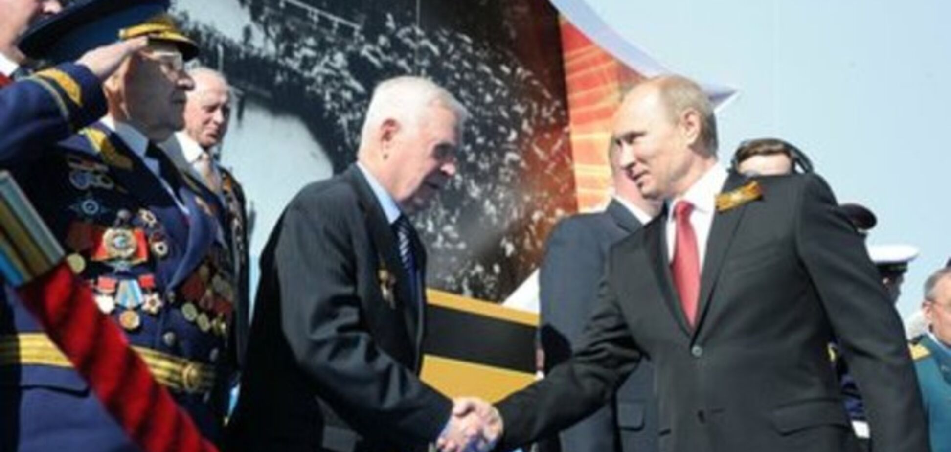 Путин с георгиевской ленточкой на груди рассказал об отваге защитников Севастополя