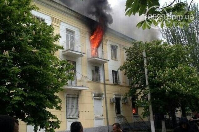 В Мариуполе дотла сгорело здание милиции