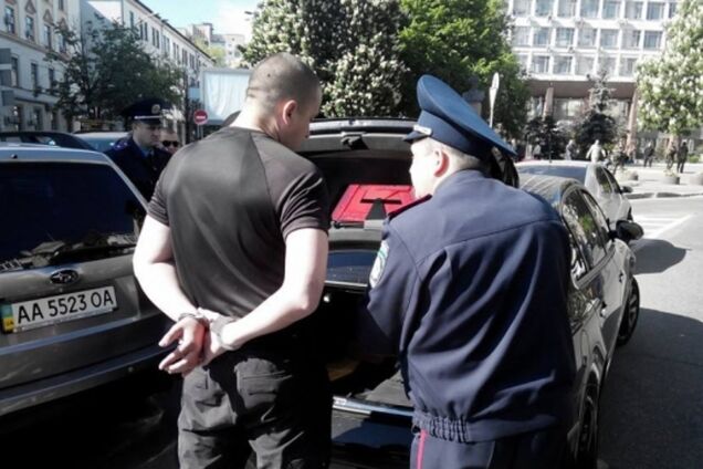 В Киеве задержали уже два автомобиля с оружием