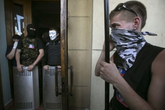 Террористы захватили два телеканала в Донецке