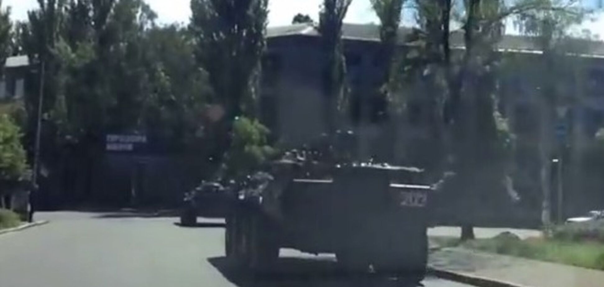 В центр Киева движется военная техника. Видеофакт