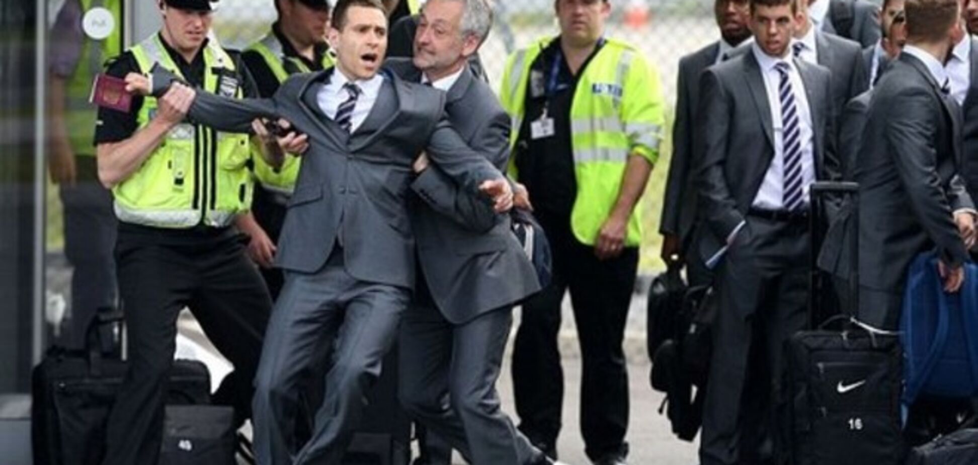 Комик под видом футболиста едва не полетел на ЧМ вместе со сборной Англии