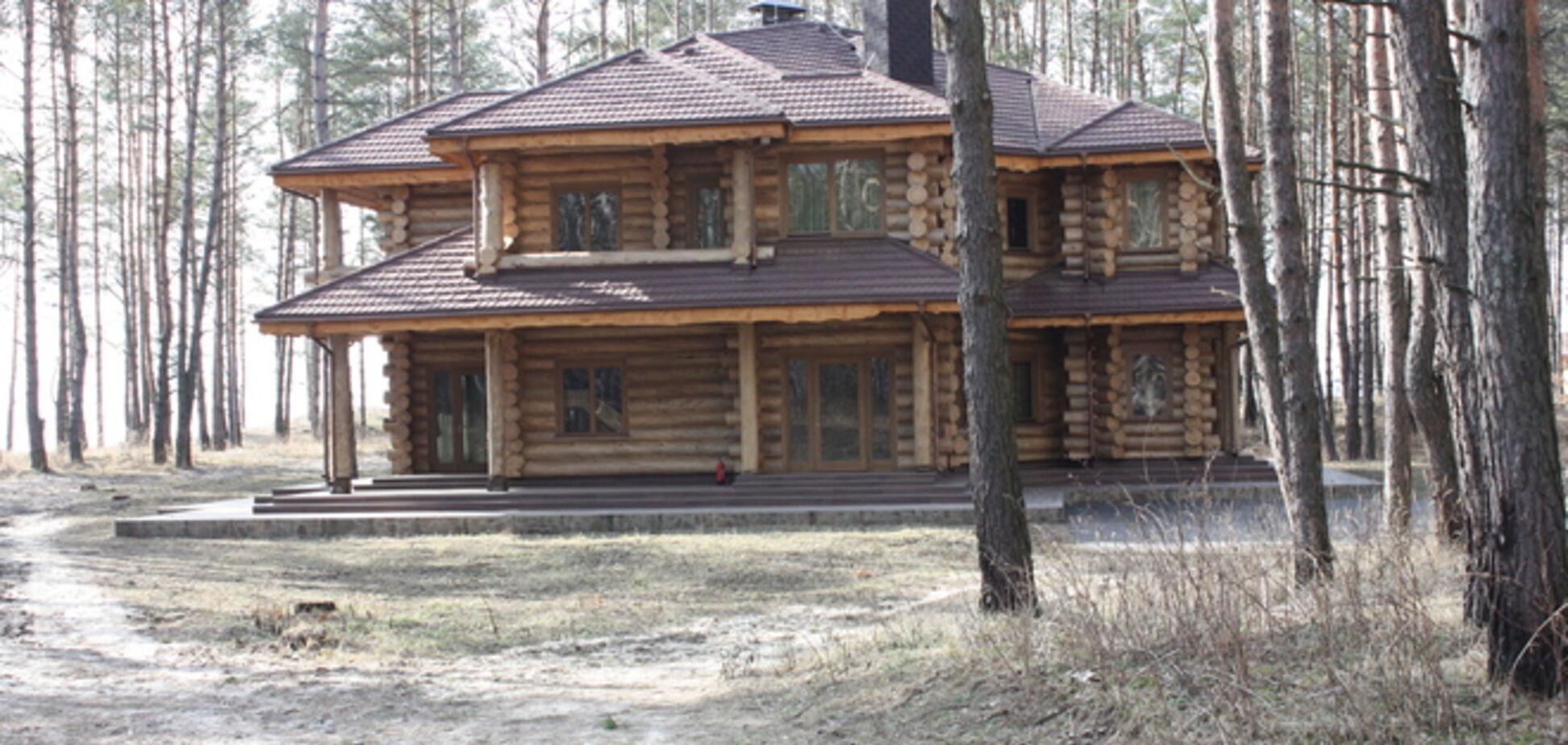 На бывшей даче Курченко вооруженные люди устроили стрельбу: ранен охранник